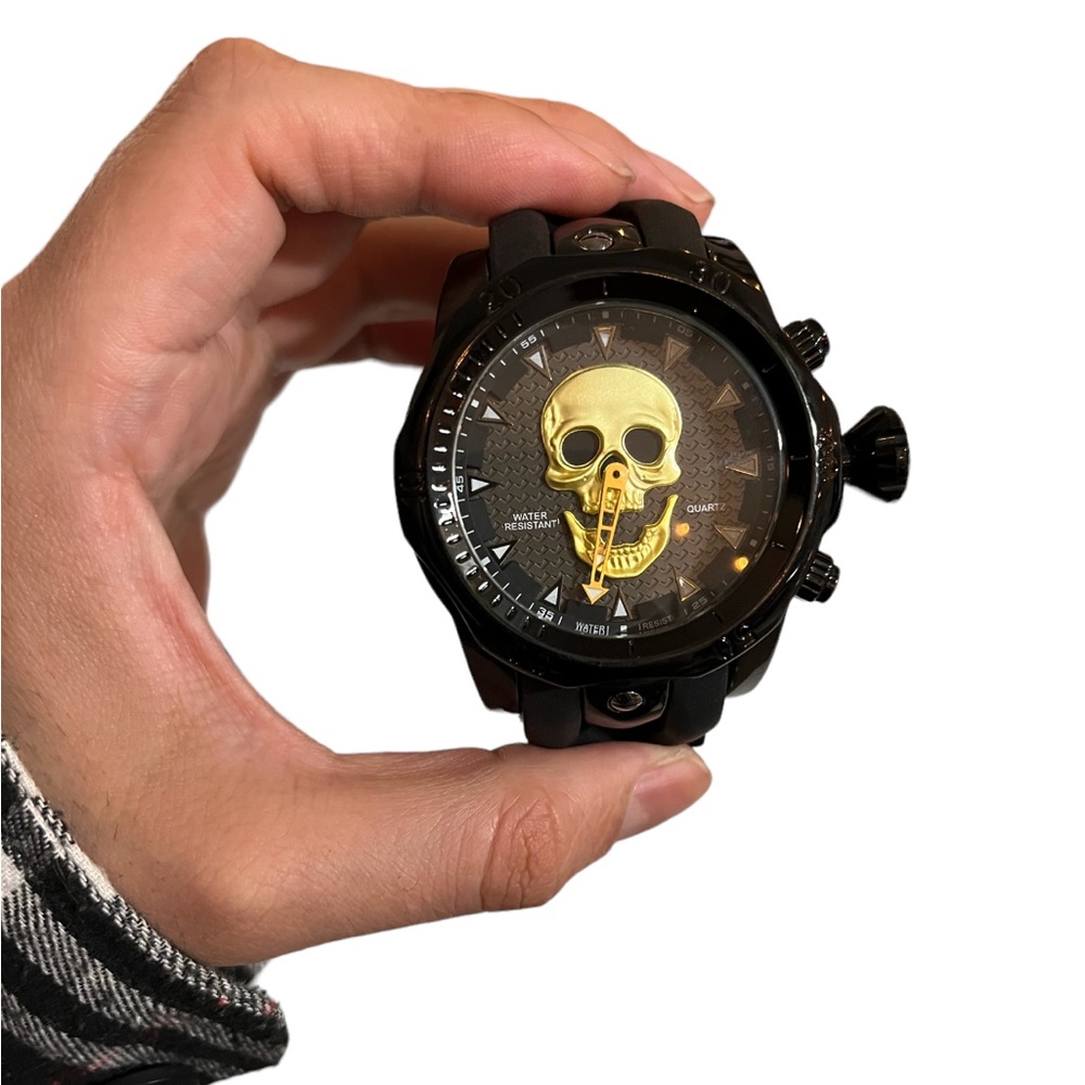 New Men’s skull watch - Picture 5 of 9